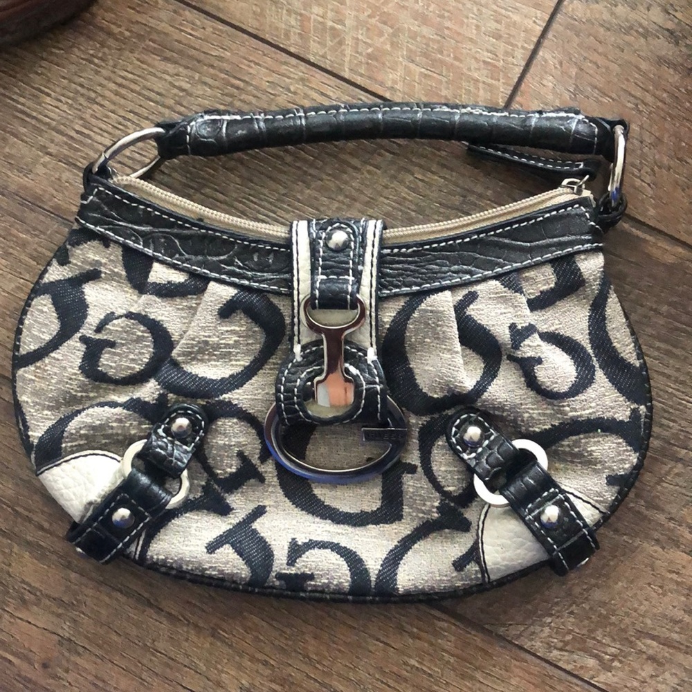 Guess small clutch